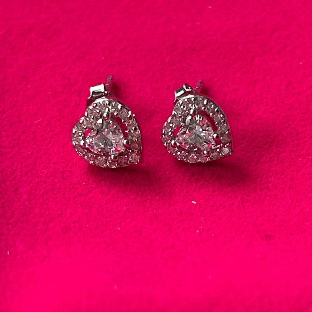 925 Sterling Silver Heart Stud Earrings‎